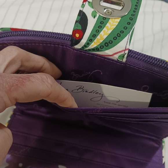 NWOT! VERA BRADLEY OVERSIZED WALLET - Picture 9 of 12